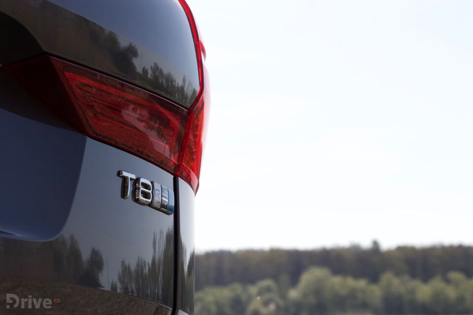 Volvo XC60 T8 (2017)