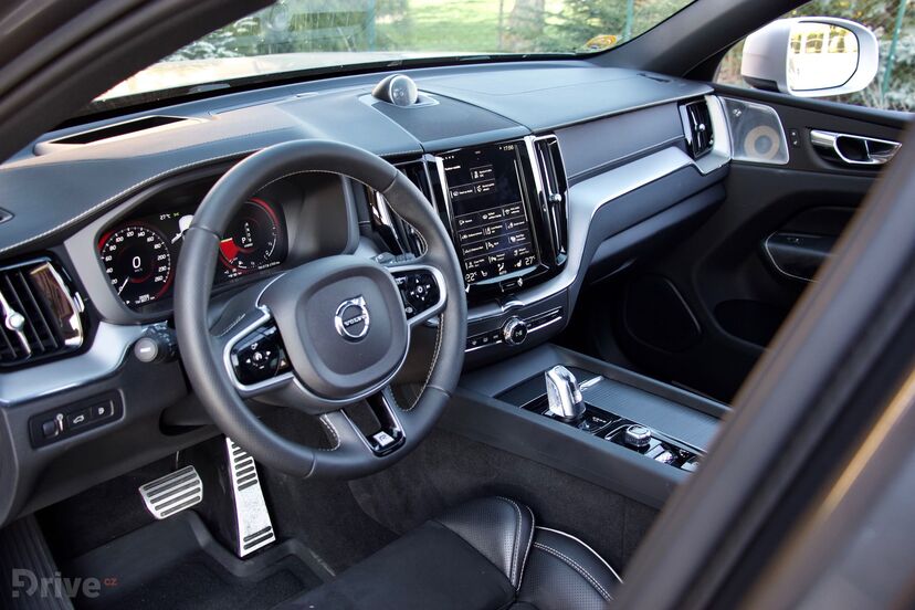 Volvo XC60 T8 (2017)