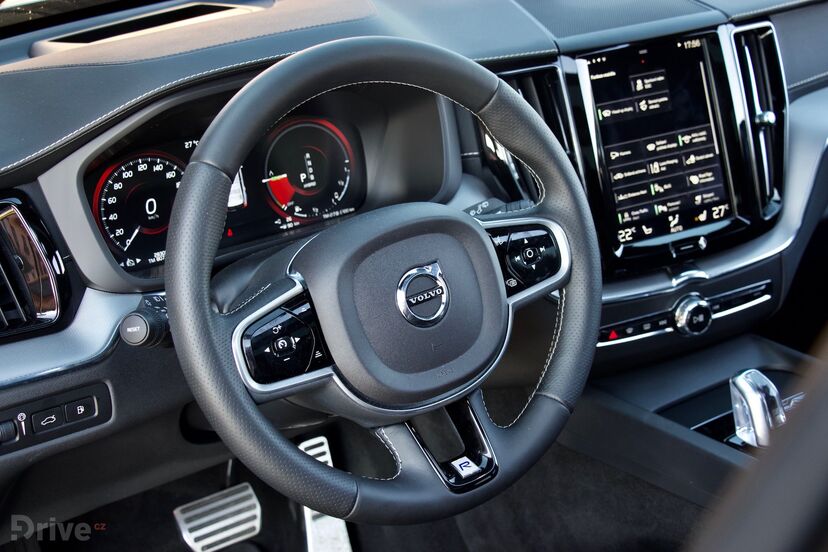 Volvo XC60 T8 (2017)