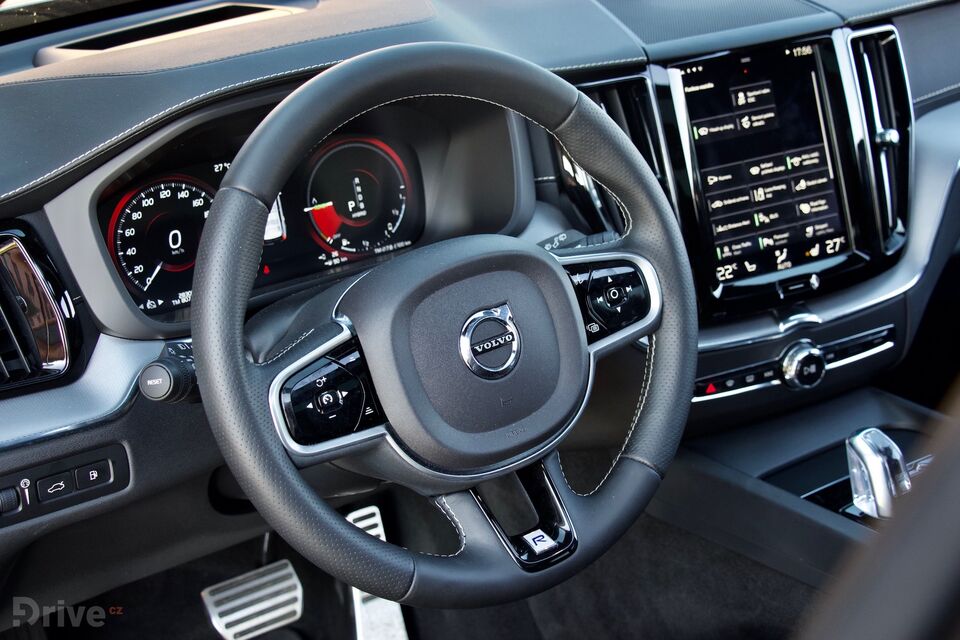 Volvo XC60 T8 (2017)