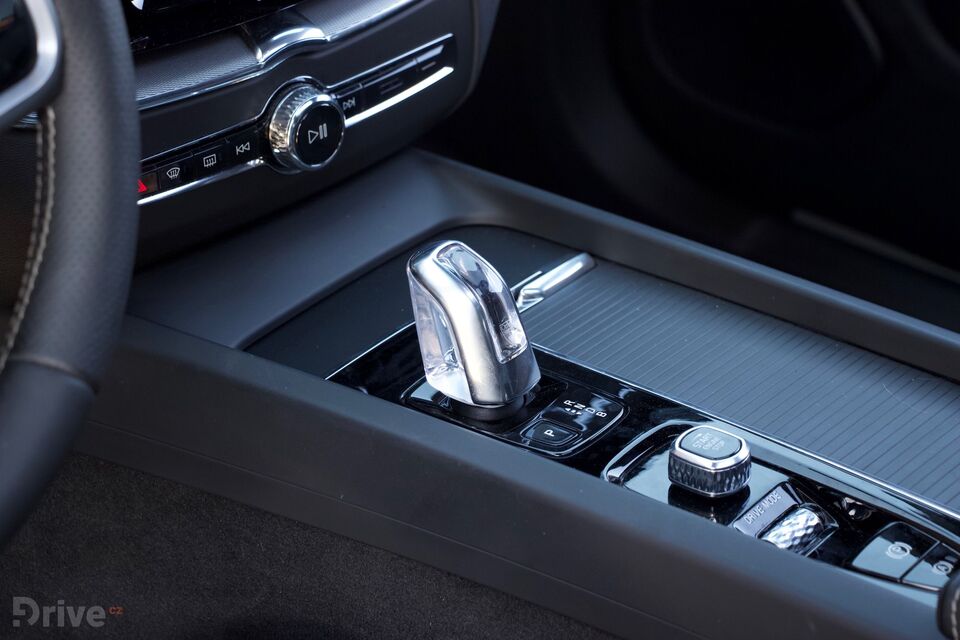 Volvo XC60 T8 (2017)