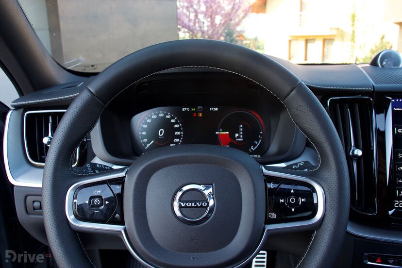 Volvo XC60 T8 (2017)