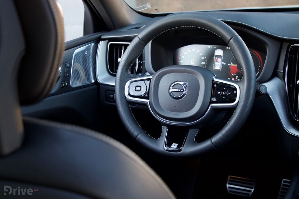 Volvo XC60 T8 (2017)