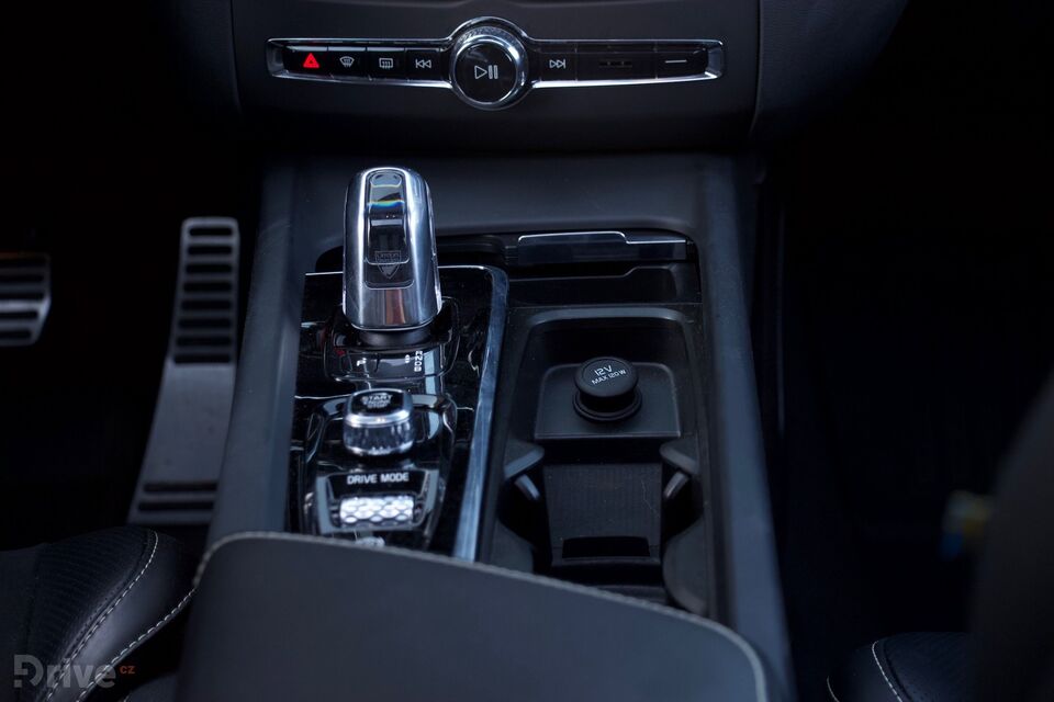 Volvo XC60 T8 (2017)