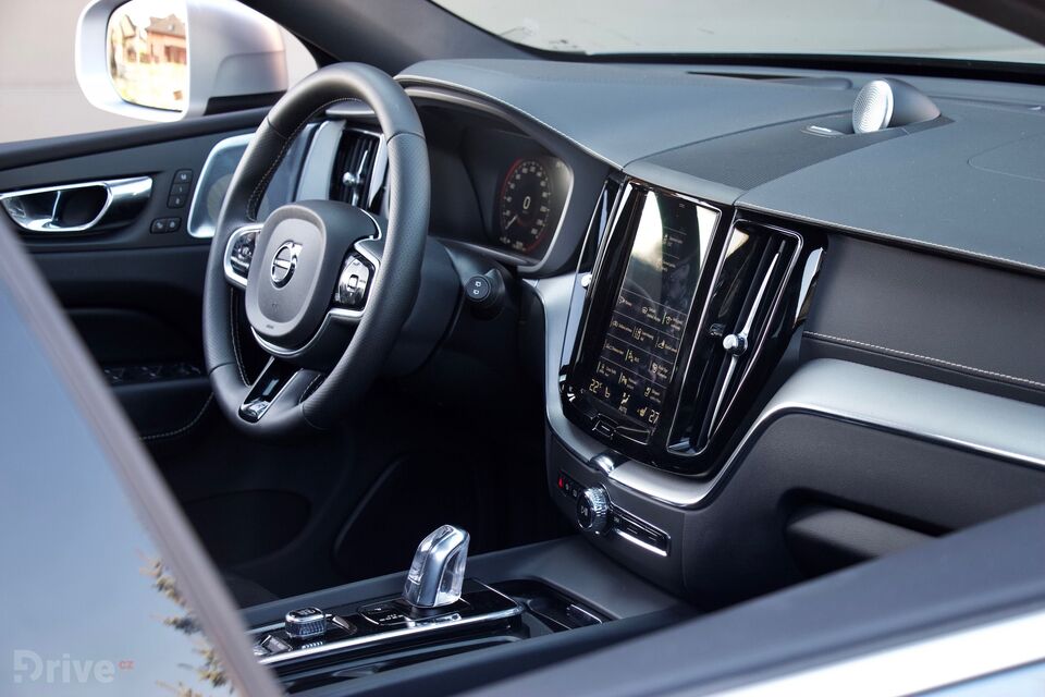 Volvo XC60 T8 (2017)