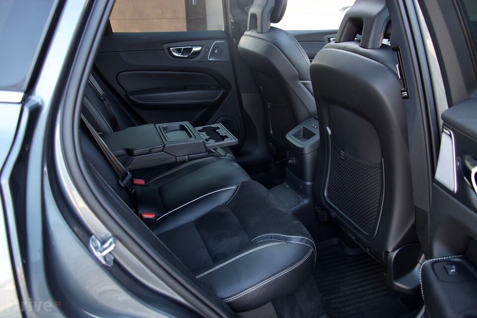 Volvo XC60 T8 (2017)