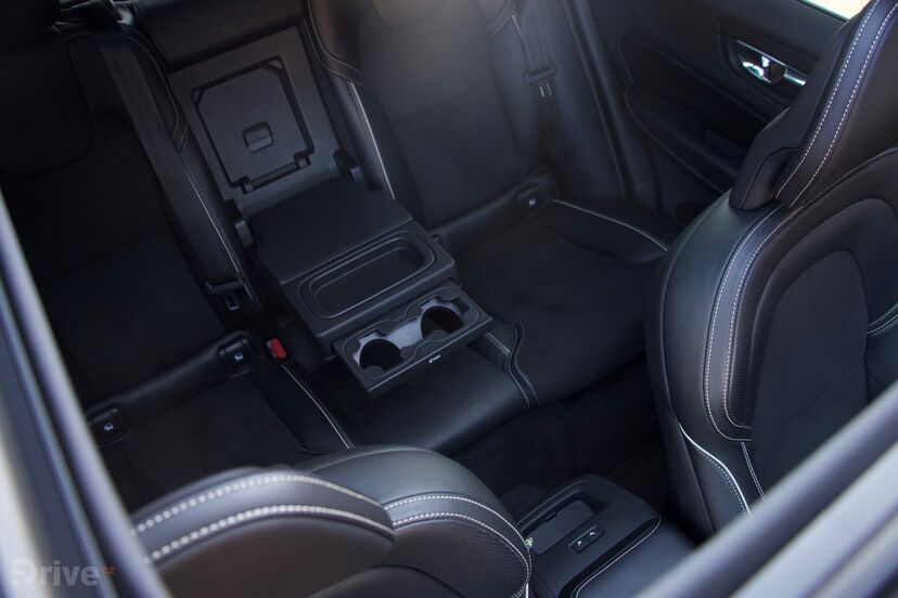 Volvo XC60 T8 (2017)