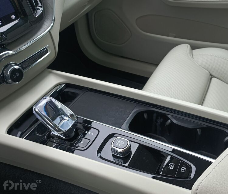 Volvo XC60 T8 Polestar Engineered (2023)