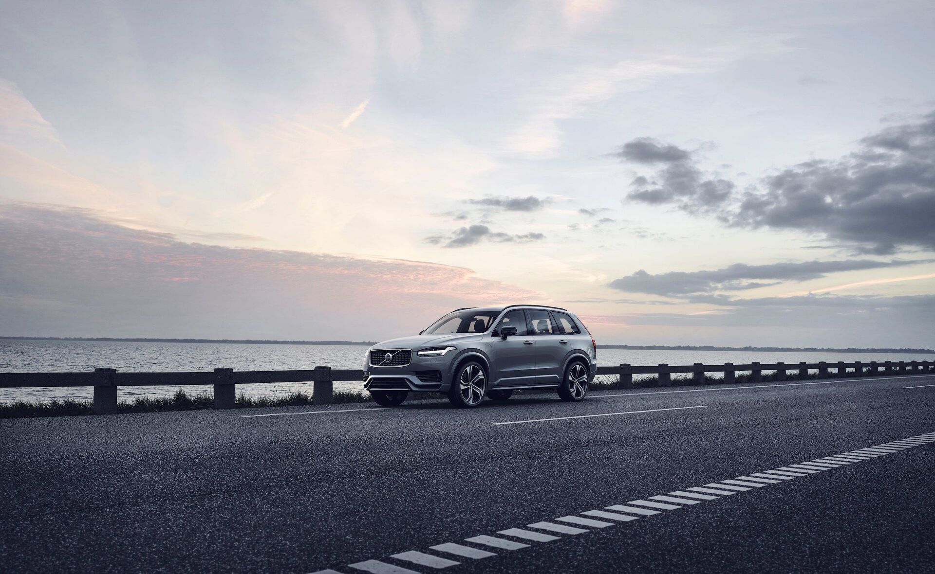 Volvo XC90 T8 (2015)
