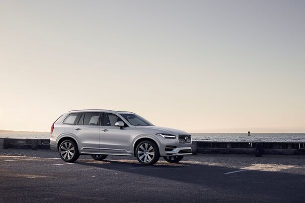 Volvo XC90 T8 (2015)