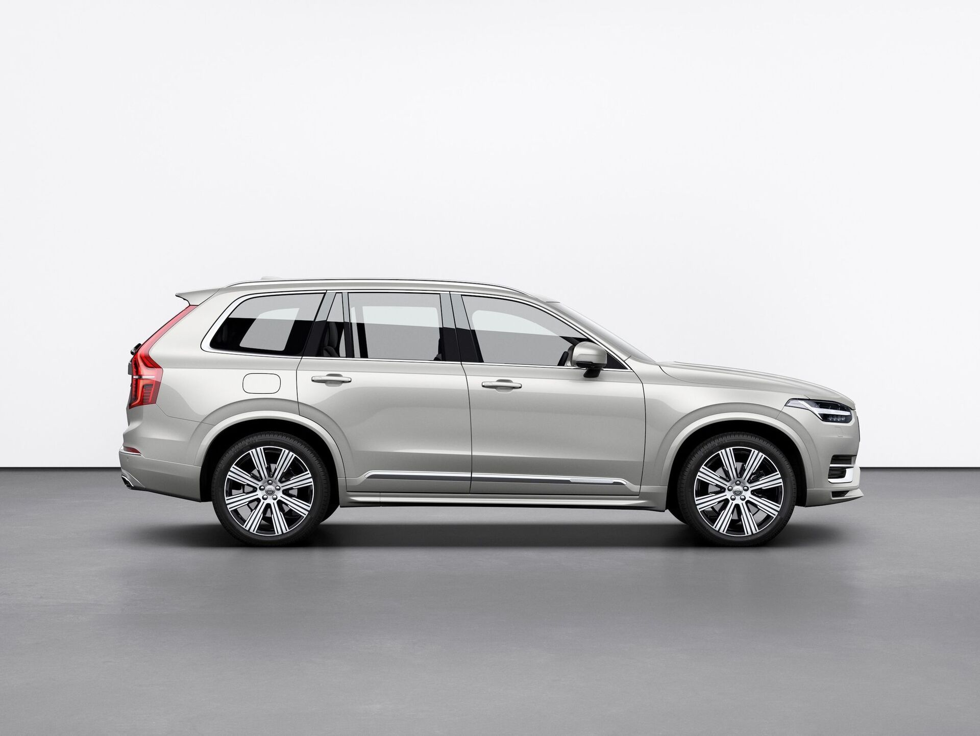 Volvo XC90 T8 (2015)