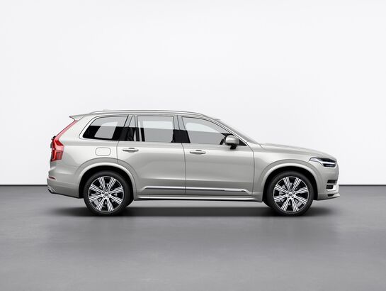 Volvo XC90 T8 (2015)