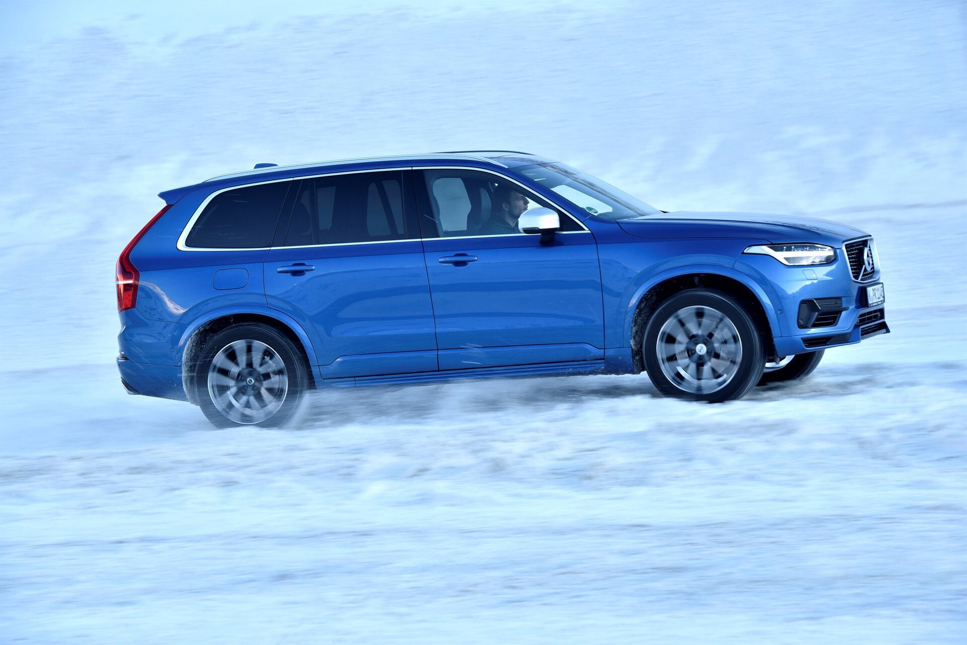 Volvo XC90 T8 (2015)