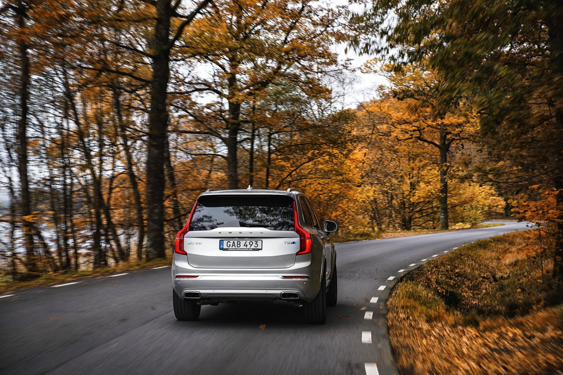 Volvo XC90 T8 (2015)