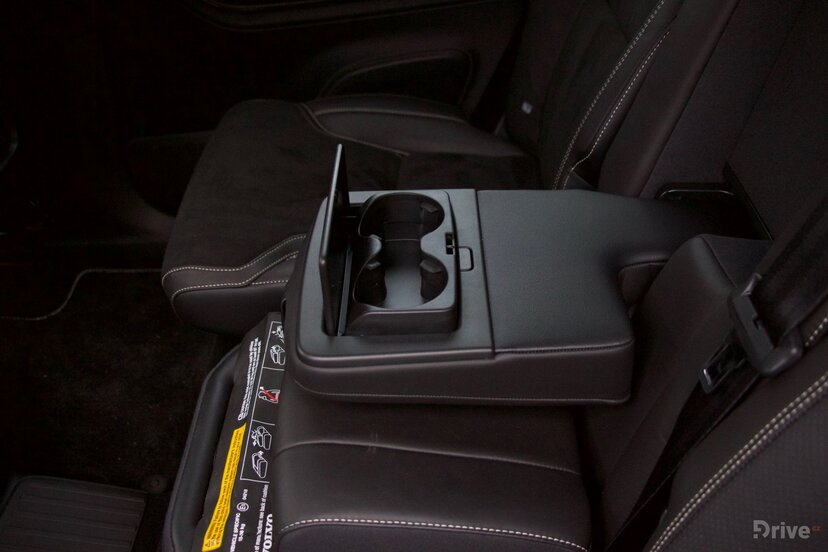 Volvo XC90 T8 (2015)