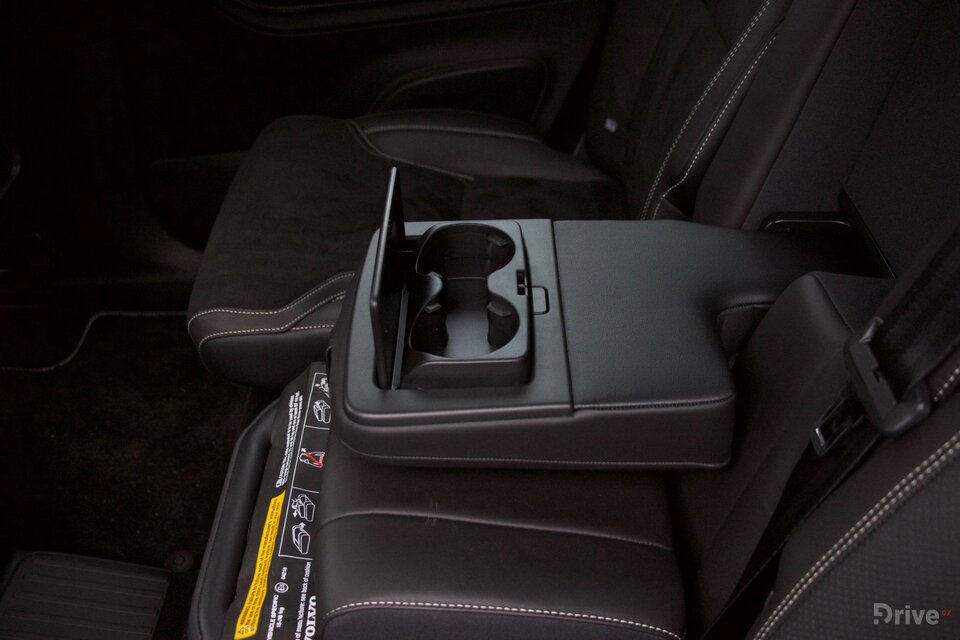 Volvo XC90 T8 (2015)