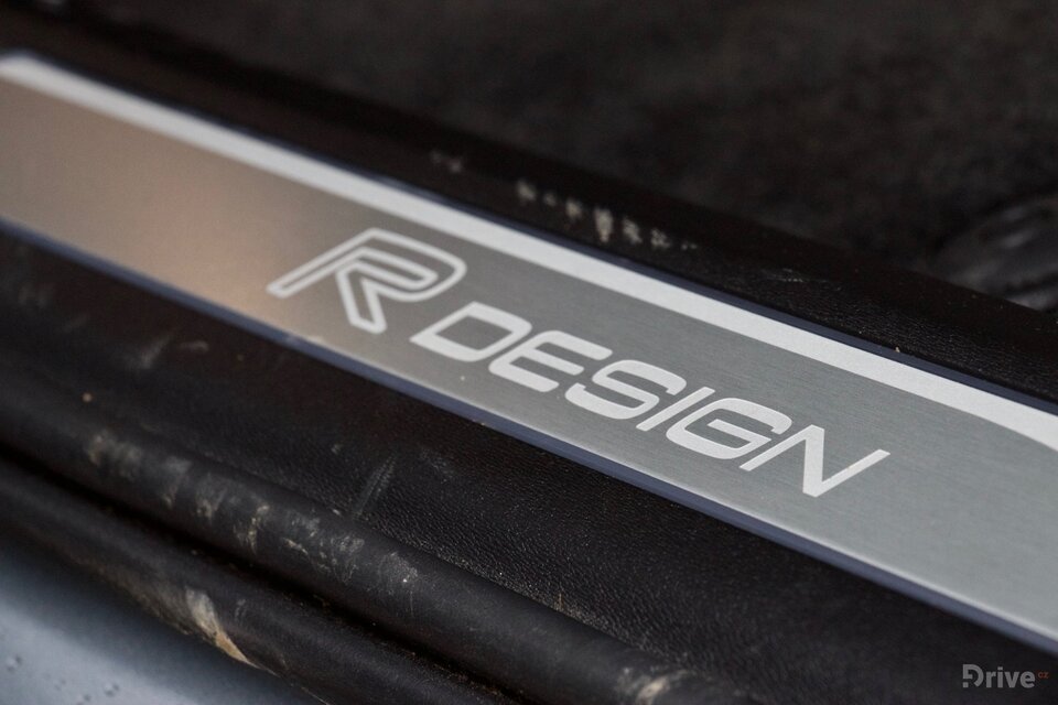 Volvo XC90 T8 (2015)