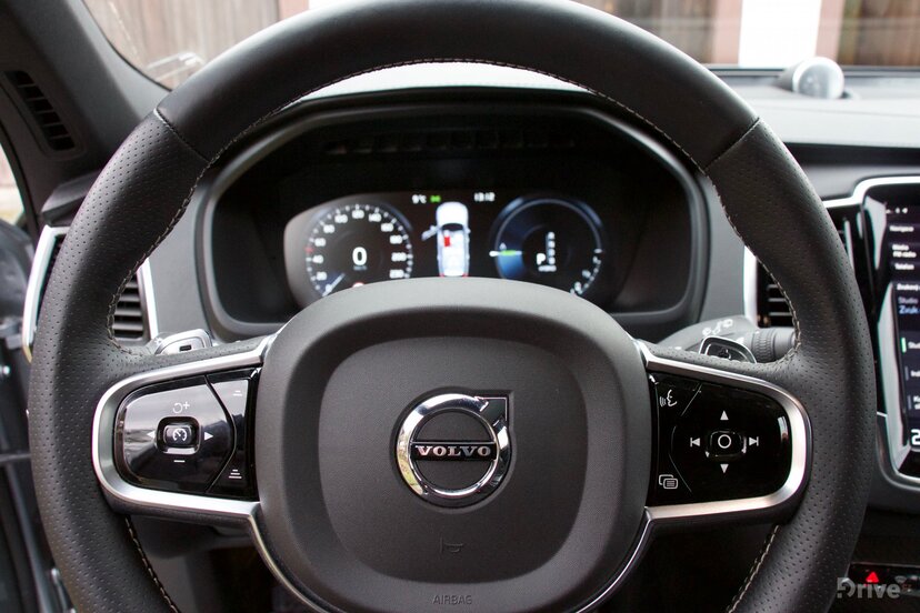 Volvo XC90 T8 (2015)