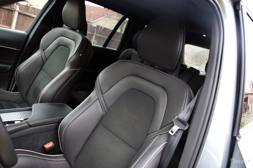 Volvo XC90 T8 (2015)