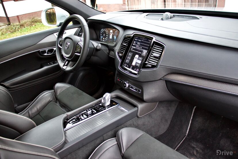 Volvo XC90 T8 (2015)