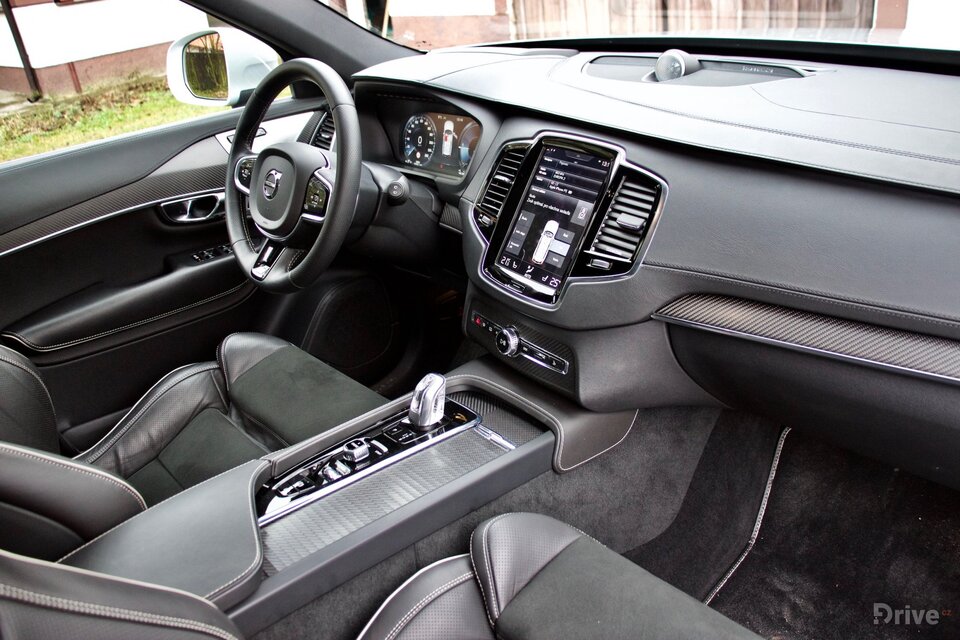 Volvo XC90 T8 (2015)