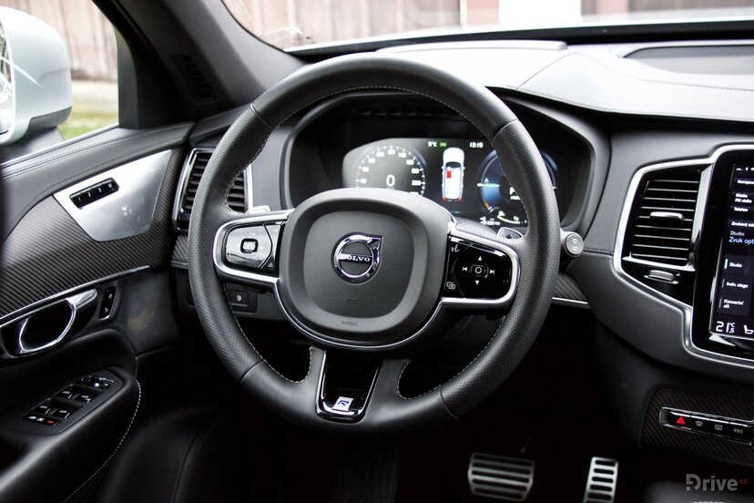 Volvo XC90 T8 (2015)