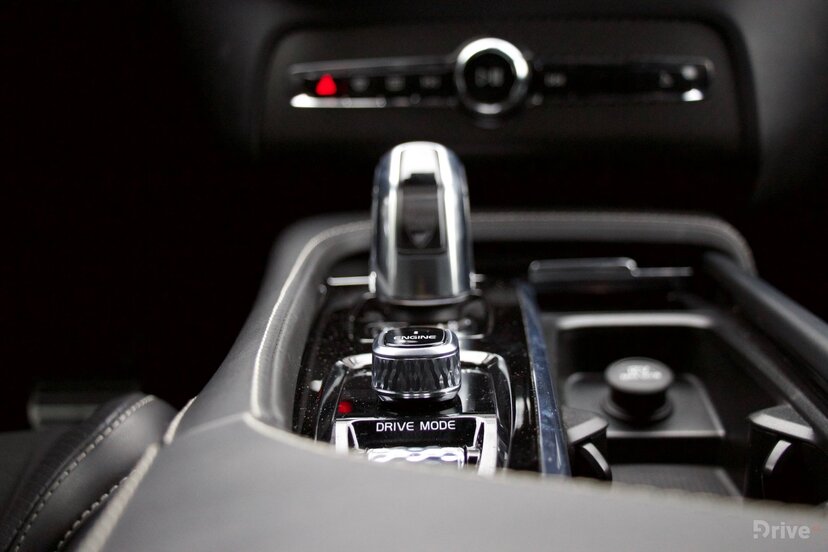 Volvo XC90 T8 (2015)