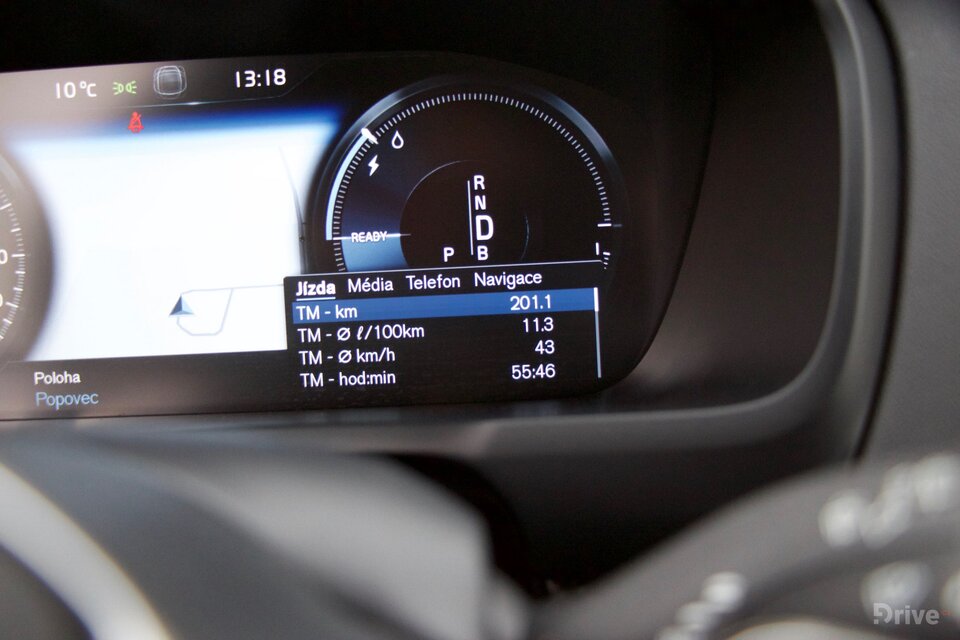 Volvo XC90 T8 (2015)