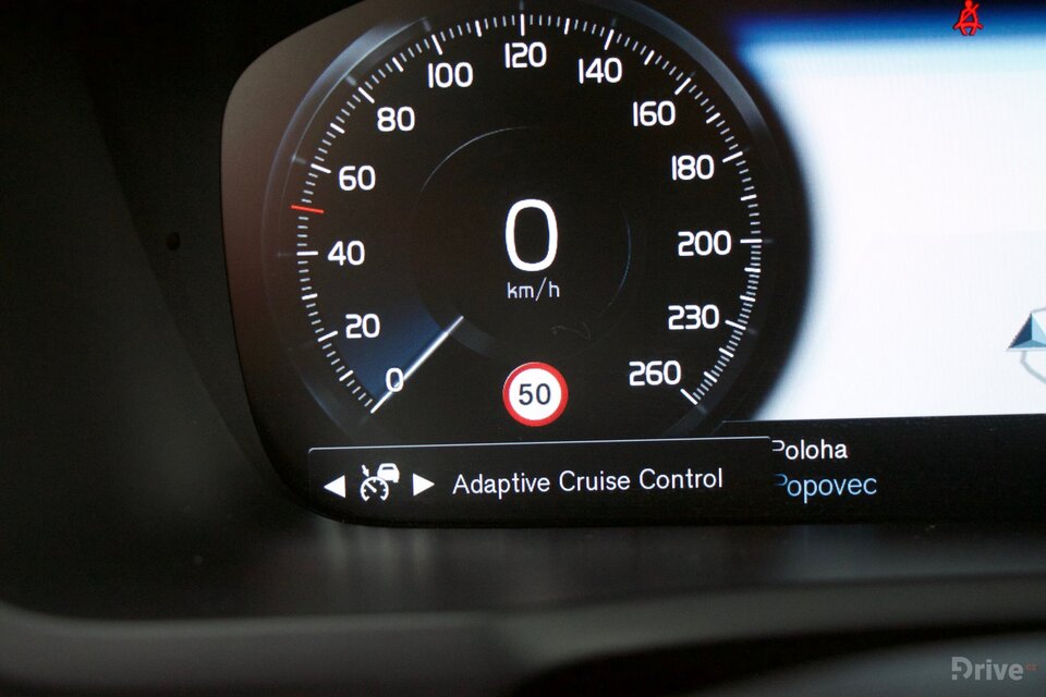 Volvo XC90 T8 (2015)