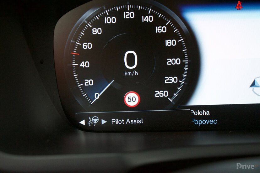 Volvo XC90 T8 (2015)