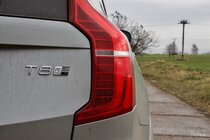 Volvo XC90 T8 (2015)