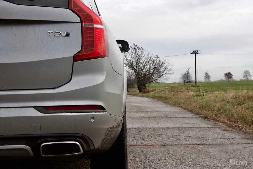 Volvo XC90 T8 (2015)