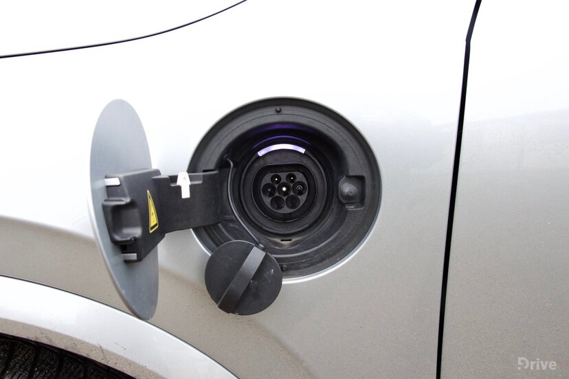 Volvo XC90 T8 (2015)