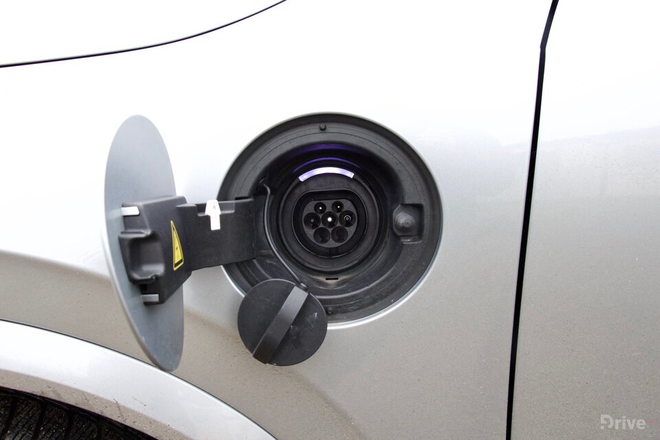 Volvo XC90 T8 (2015)