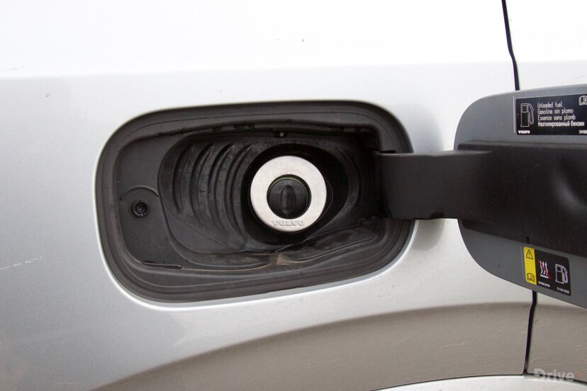 Volvo XC90 T8 (2015)