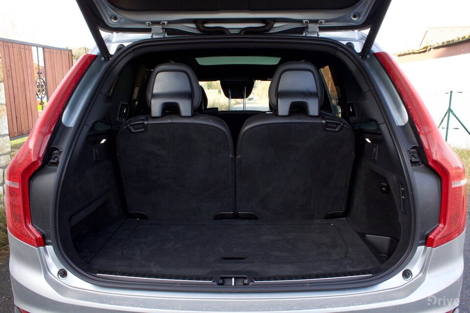 Volvo XC90 T8 (2015)