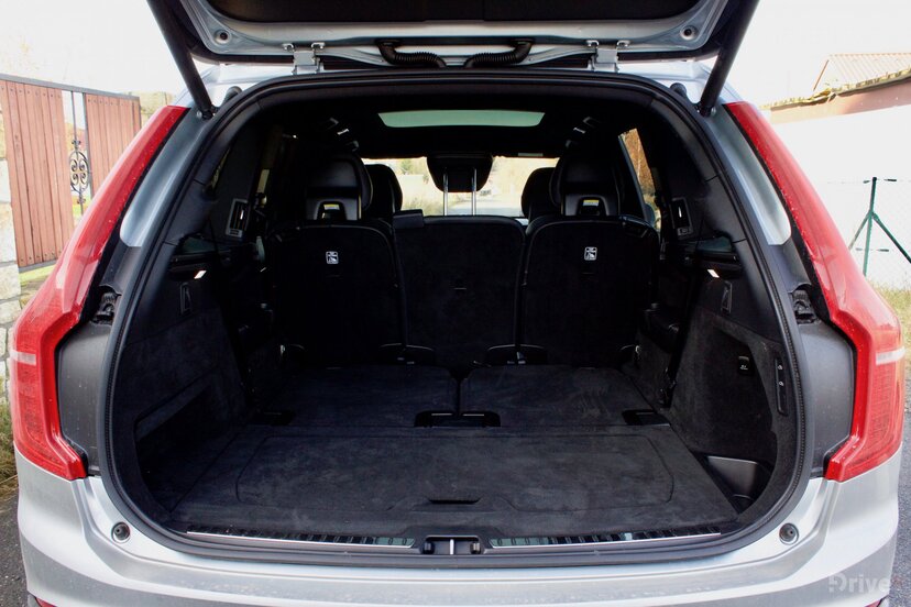 Volvo XC90 T8 (2015)