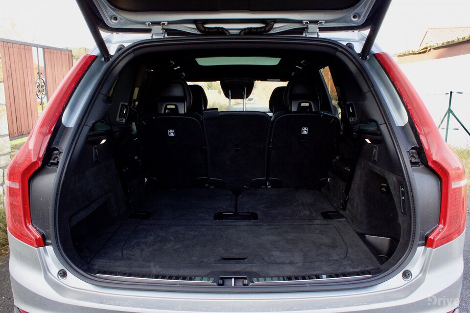 Volvo XC90 T8 (2015)