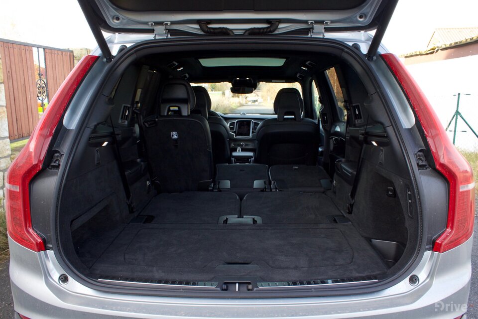 Volvo XC90 T8 (2015)