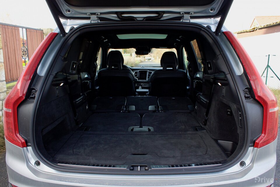 Volvo XC90 T8 (2015)