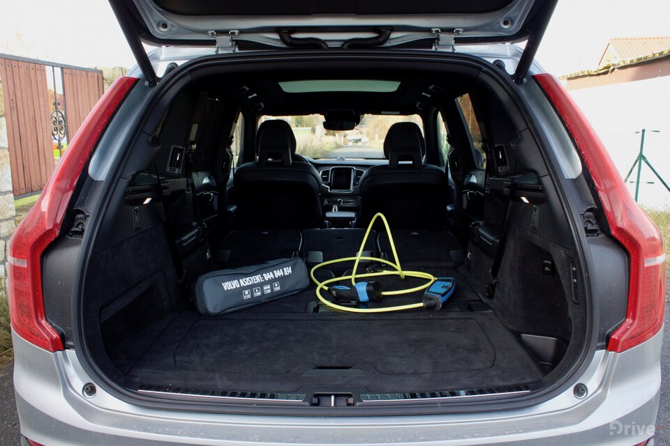 Volvo XC90 T8 (2015)