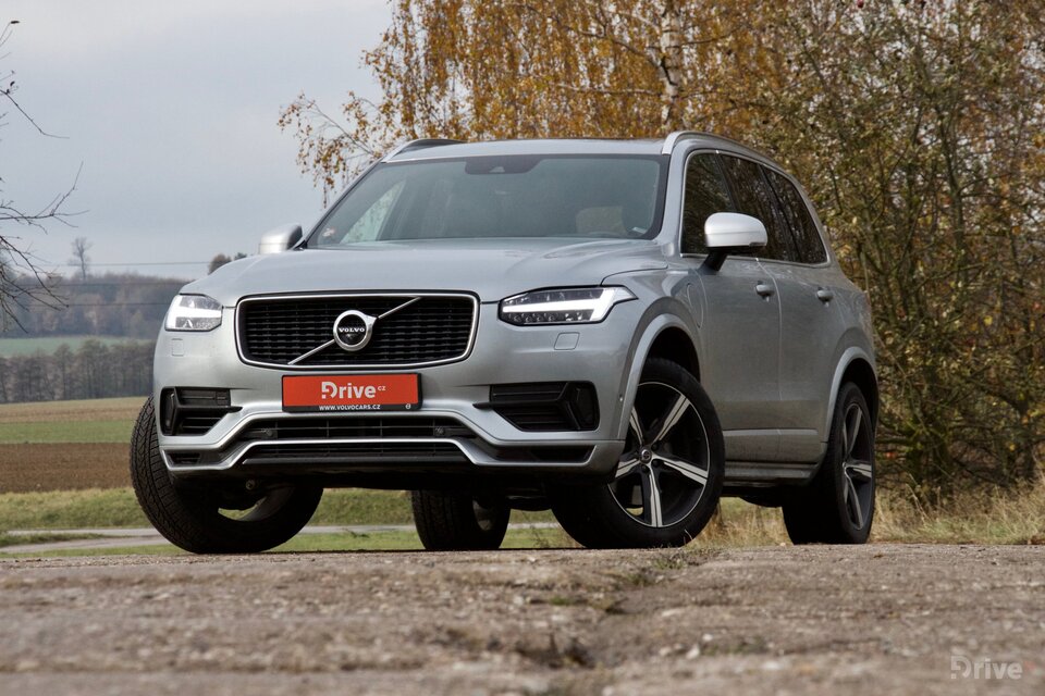 Volvo XC90 T8 (2015)