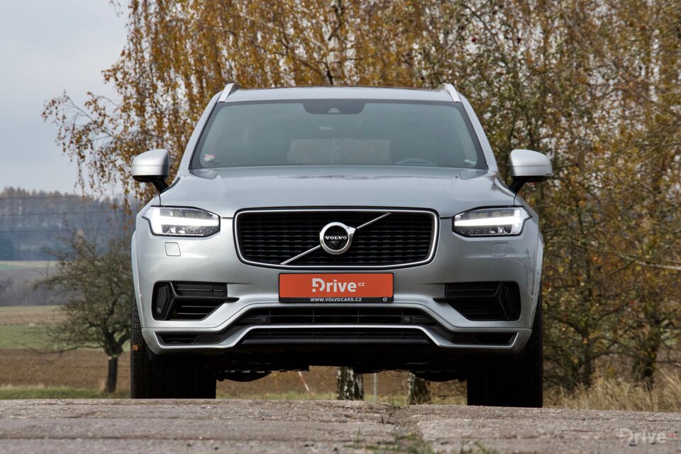 Volvo XC90 T8 (2015)