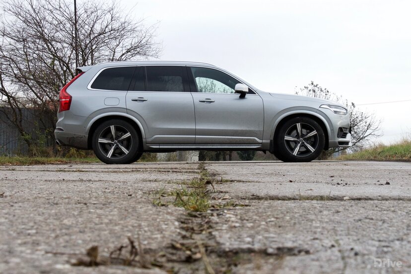 Volvo XC90 T8 (2015)