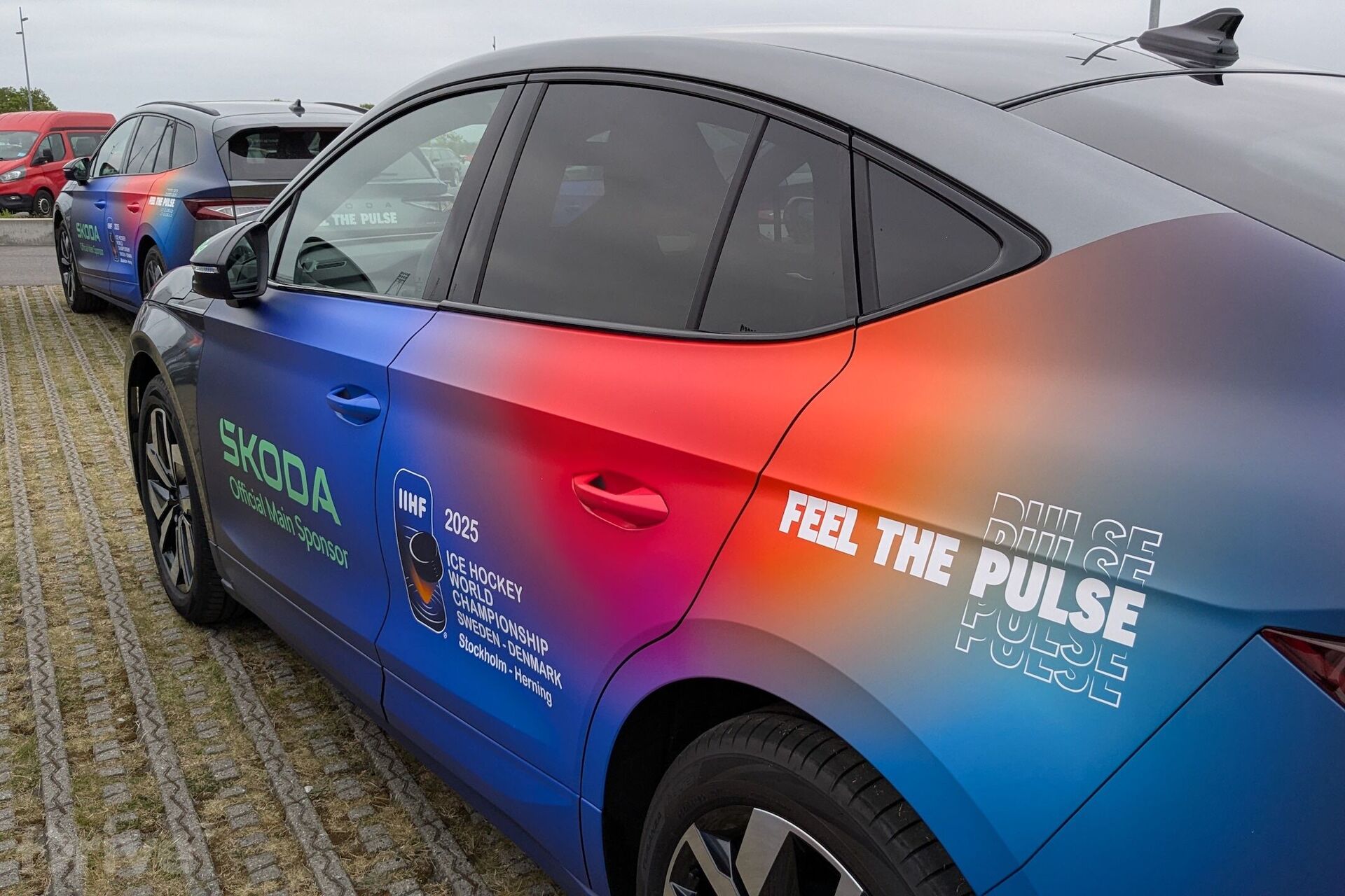 Vozy Škoda Enyaq a Enyaq Coupé na mistrovství světa v ledním hokeji