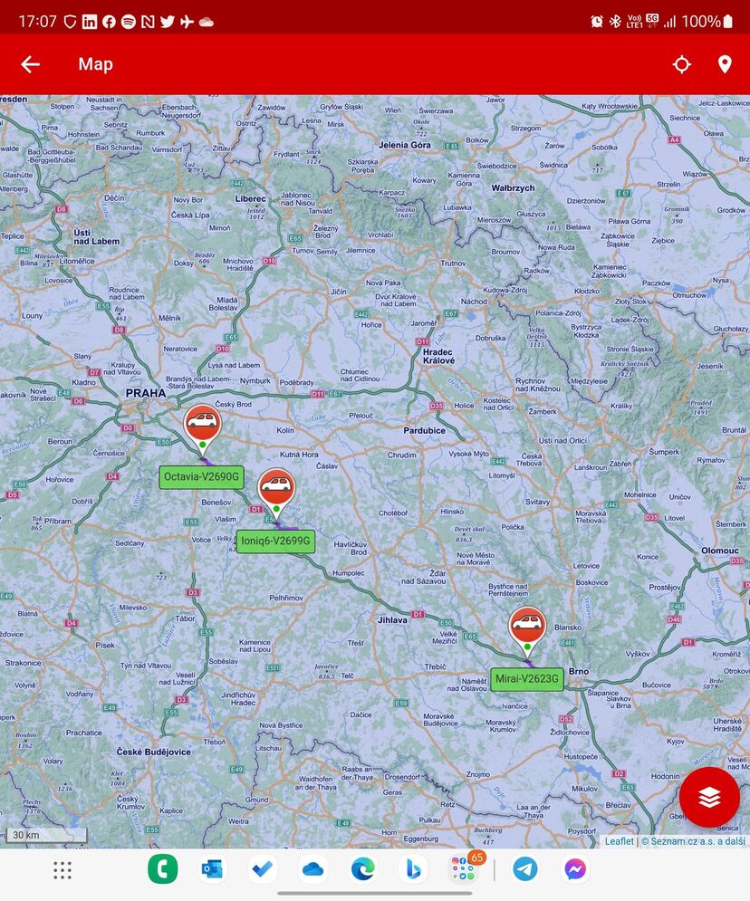 Všechny vozy na trase při zpáteční cestě