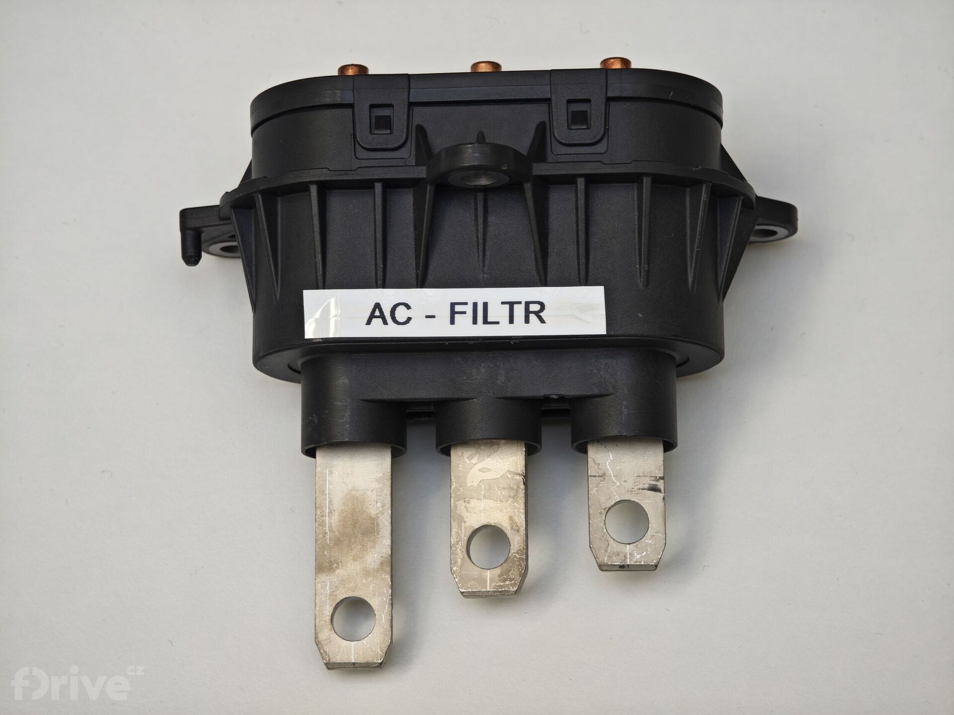 Výkonová elektronika ZF SiC MOSFET pro 800V elektromobily