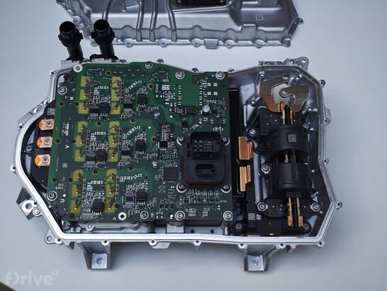 Výkonová elektronika ZF SiC MOSFET pro 800V elektromobily