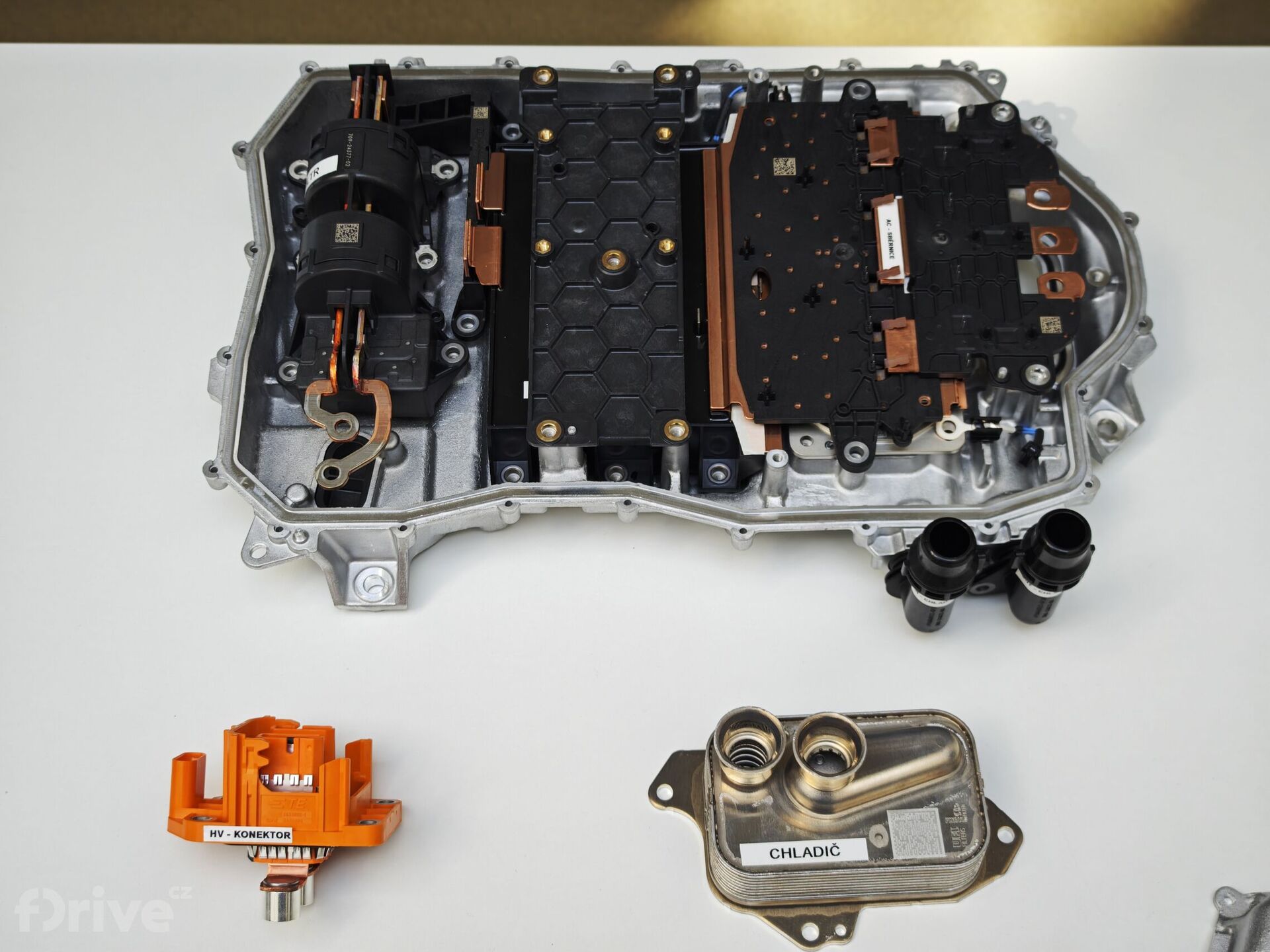 Výkonová elektronika ZF SiC MOSFET pro 800V elektromobily