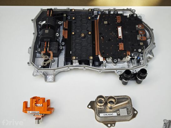 Výkonová elektronika ZF SiC MOSFET pro 800V elektromobily